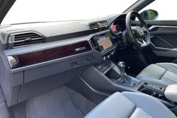 AUDI Q3 Photo 2