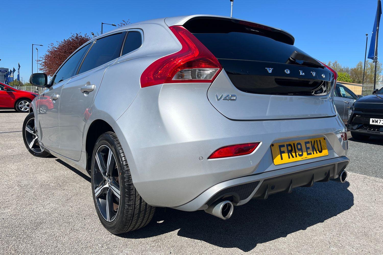 Volvo V40 Photo 37