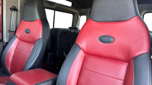 Land Rover Defender Photo autoimg-2909d81c24d11f164ced06f1a82d62aeb660aa28.jpg
