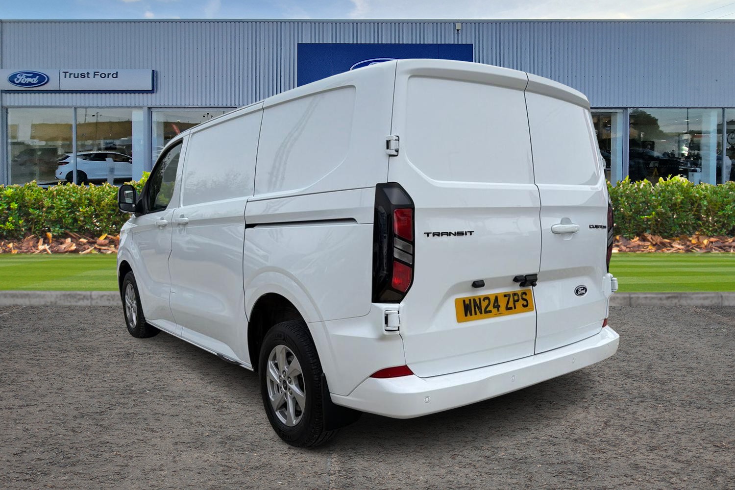 Ford TRANSIT CUSTOM Photo 1