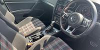 Volkswagen Golf GTI Performance Photo 5