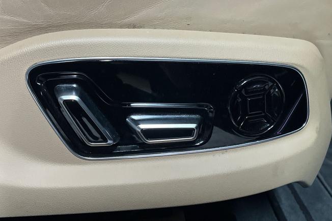 AUDI A8 Photo 27