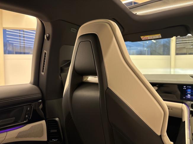 PORSCHE Panamera Photo 46
