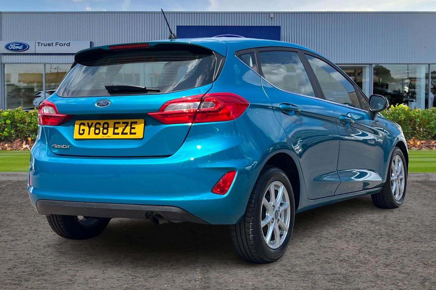 Ford FIESTA Photo 3