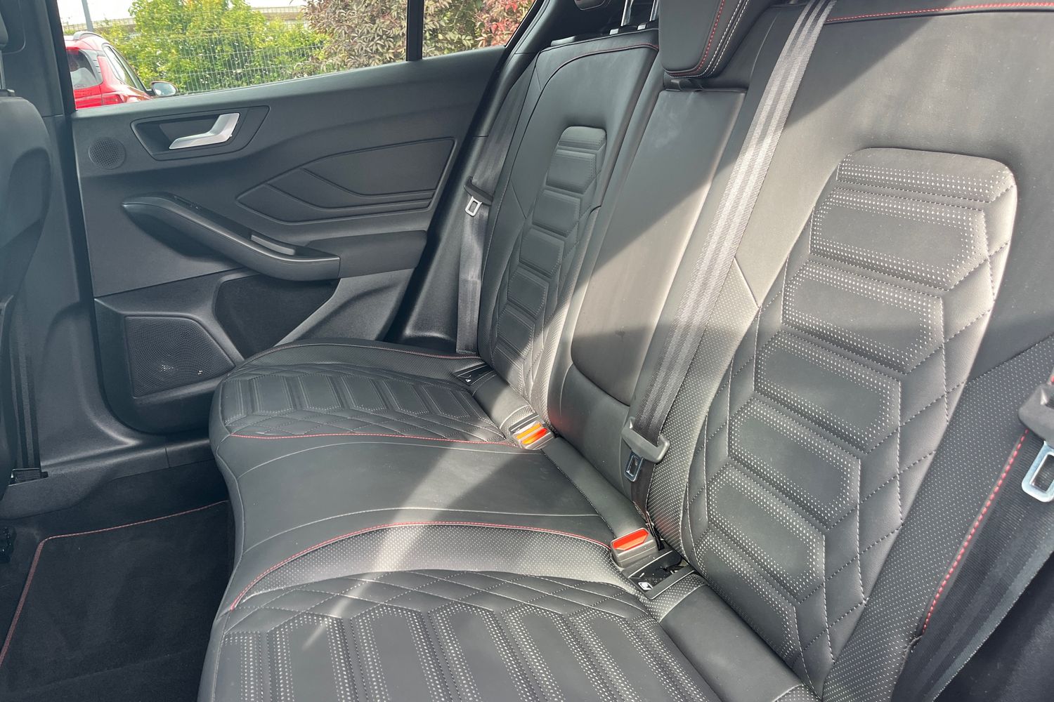 Ford FOCUS Photo 19