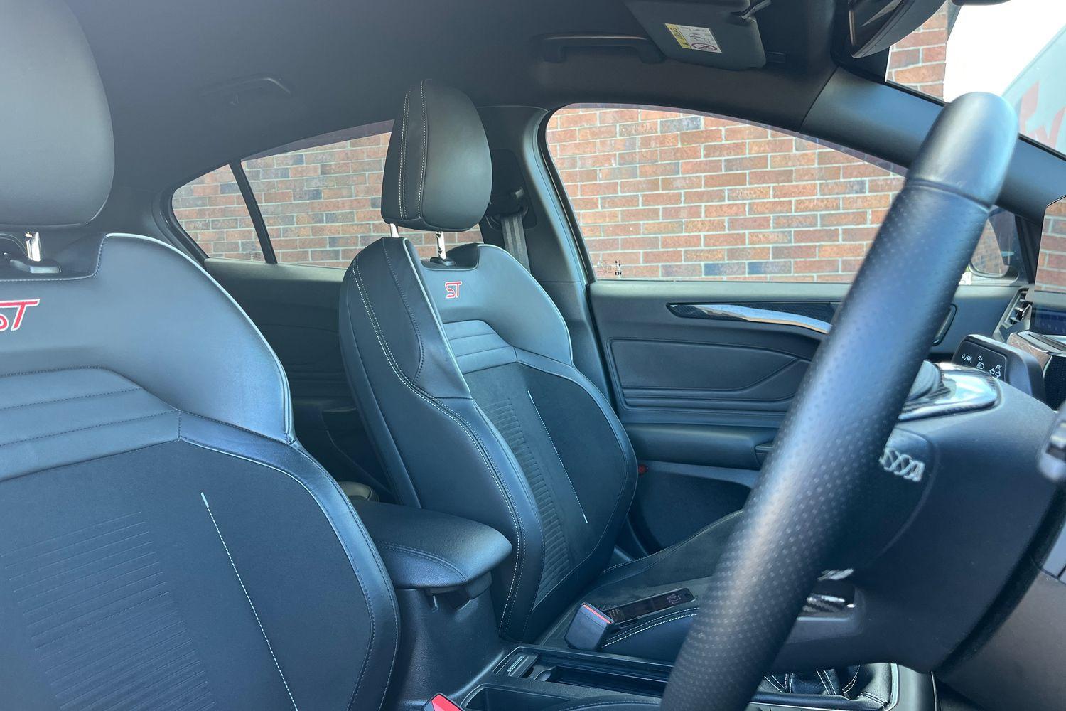 Ford Focus Photo 16