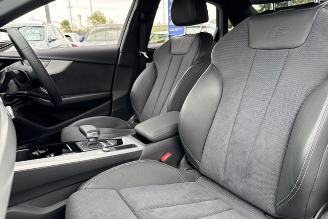 AUDI A4 Photo 21