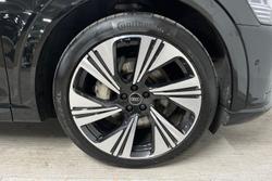Audi Q8 E-Tron Photo 5