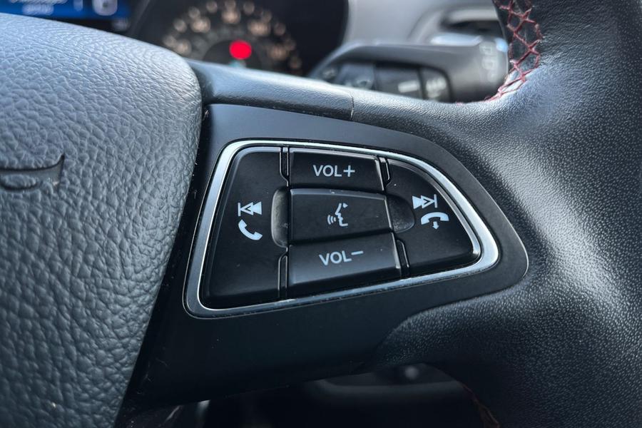 Ford KUGA Photo autoimg-2922173a83217f6a059ebca541c52dc230ab0018.jpg