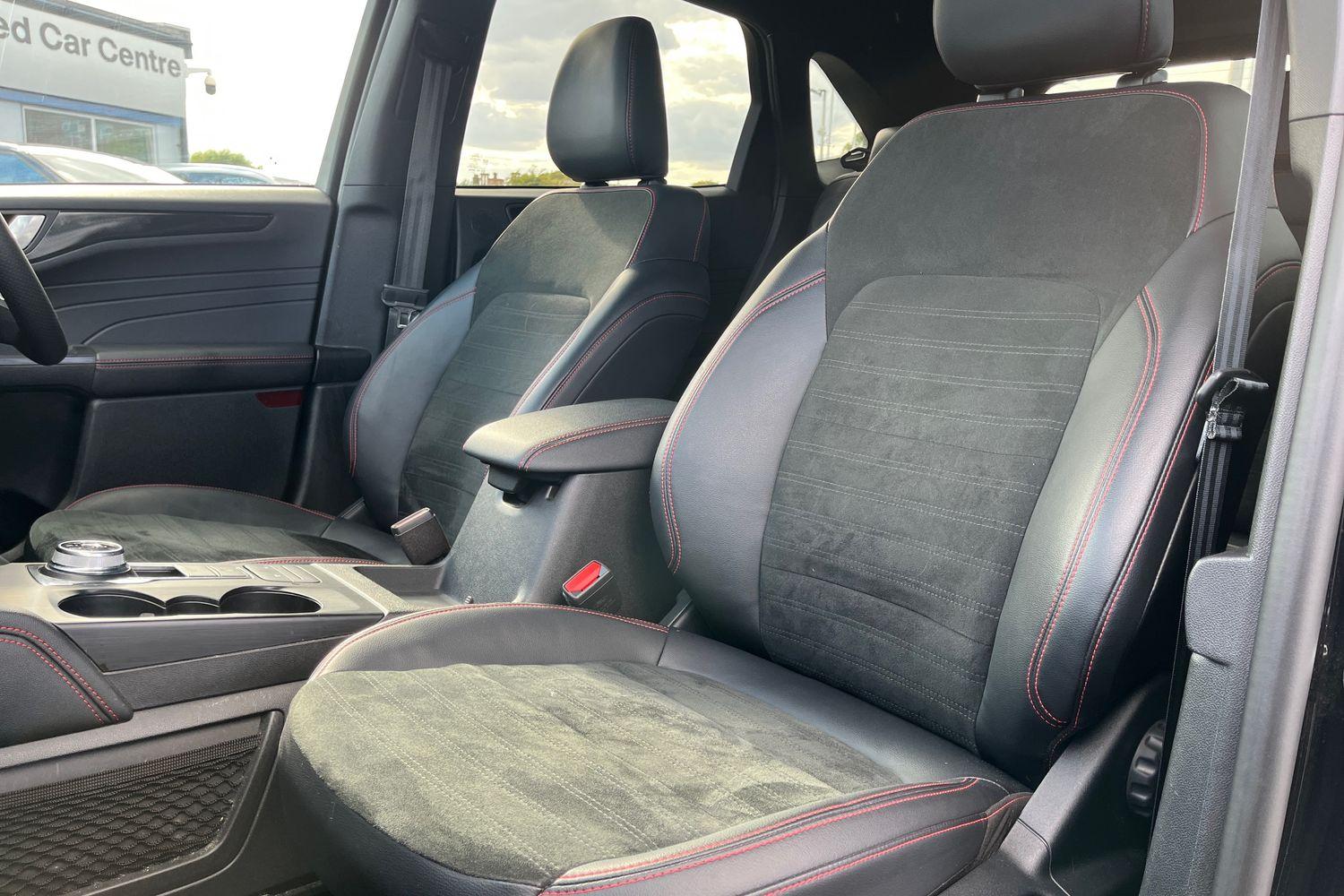Ford KUGA Photo 18