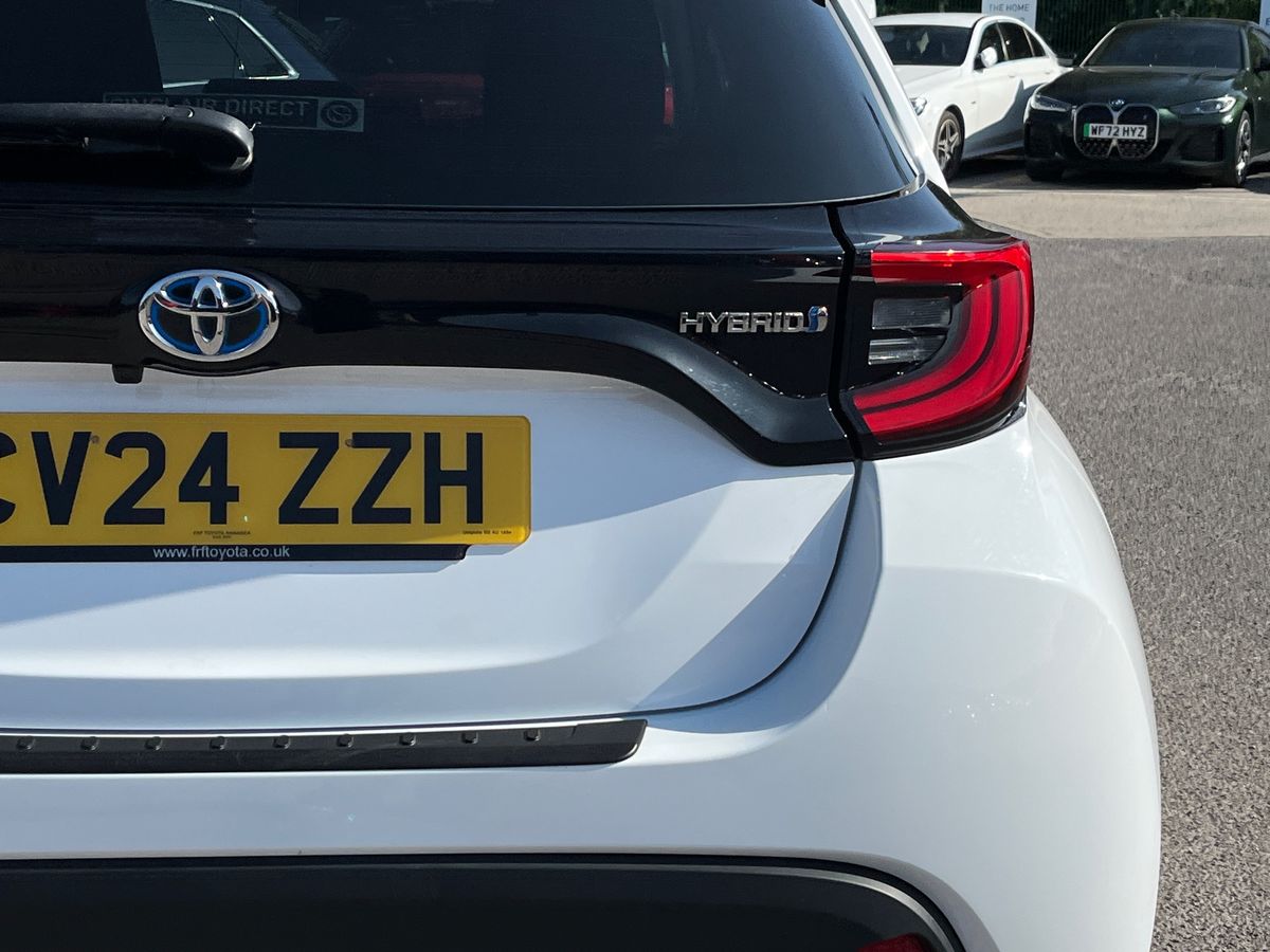 Toyota Yaris Photo 19