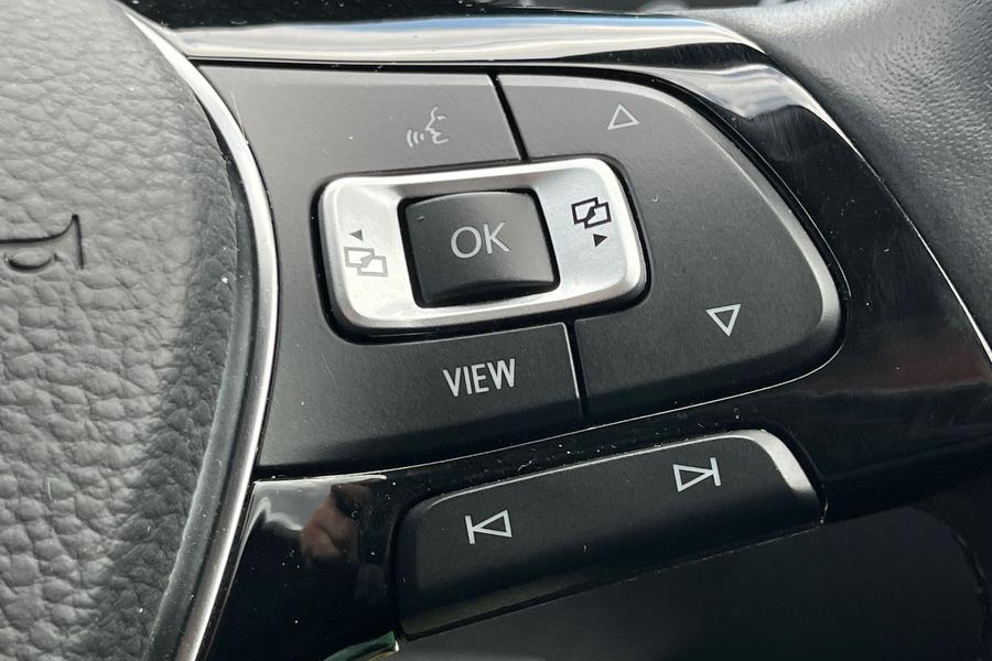 Volkswagen T-ROC Photo autoimg-292581dea2ba224a70bba1d6baa8a1668aa82361.jpg