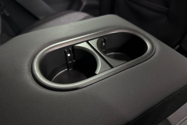 VOLKSWAGEN T-Roc Photo 32