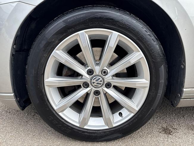 VOLKSWAGEN Passat Photo 34