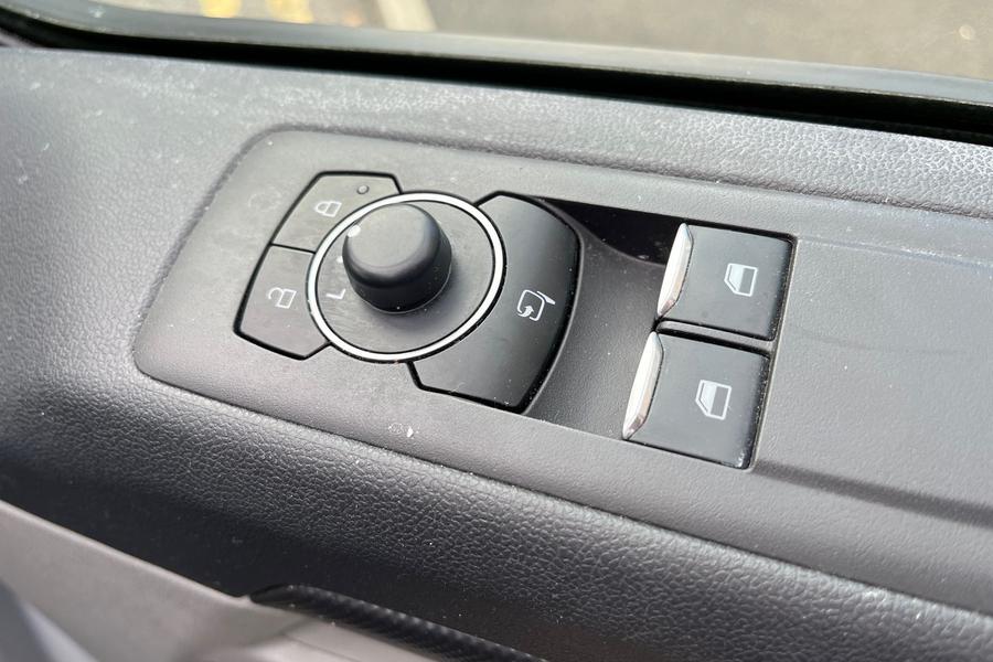 Ford TRANSIT CUSTOM Photo autoimg-29280d99c04f463dd7a8e5e93b17b616776f820e.jpg