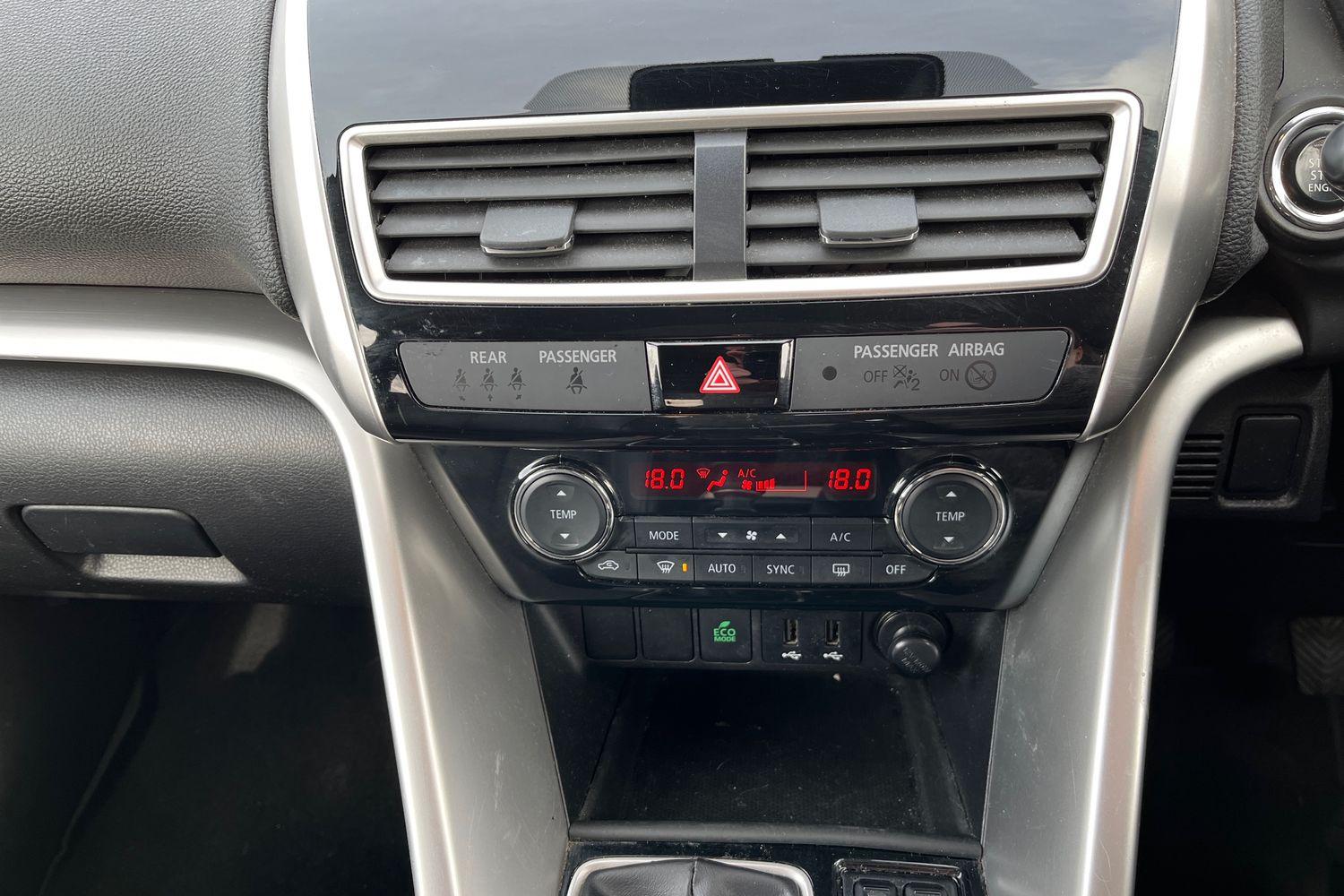 Mitsubishi ECLIPSE CROSS Photo 31