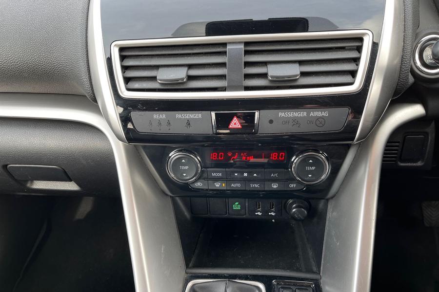 Mitsubishi ECLIPSE CROSS Photo autoimg-29284202f924905eab297168036aa35a2d49dbe4.jpg