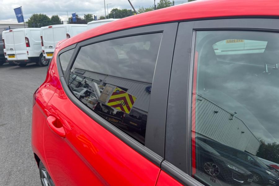 Ford FIESTA Photo autoimg-2928f3b94d9cc5b6cfdf9daacfc60f0fe4a41e9a.jpg