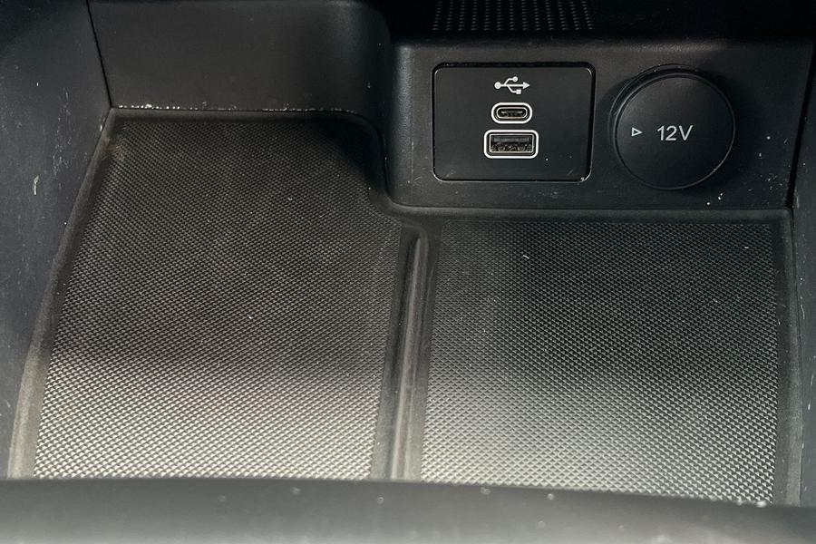 Ford Kuga Photo autoimg-29293230f324dfa1e63c993d00ac1218799de0bc.jpg