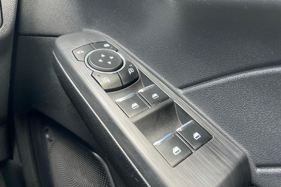 Ford Kuga Photo autoimg-292d752ba5da5231731e41d3d2895c31ec8cdab7.jpg