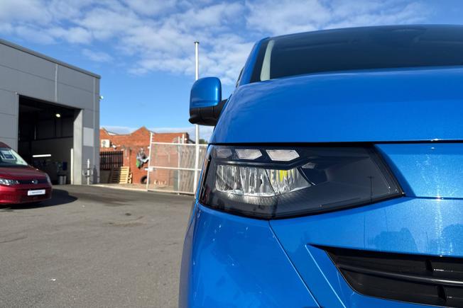VOLKSWAGEN Transporter Photo 19