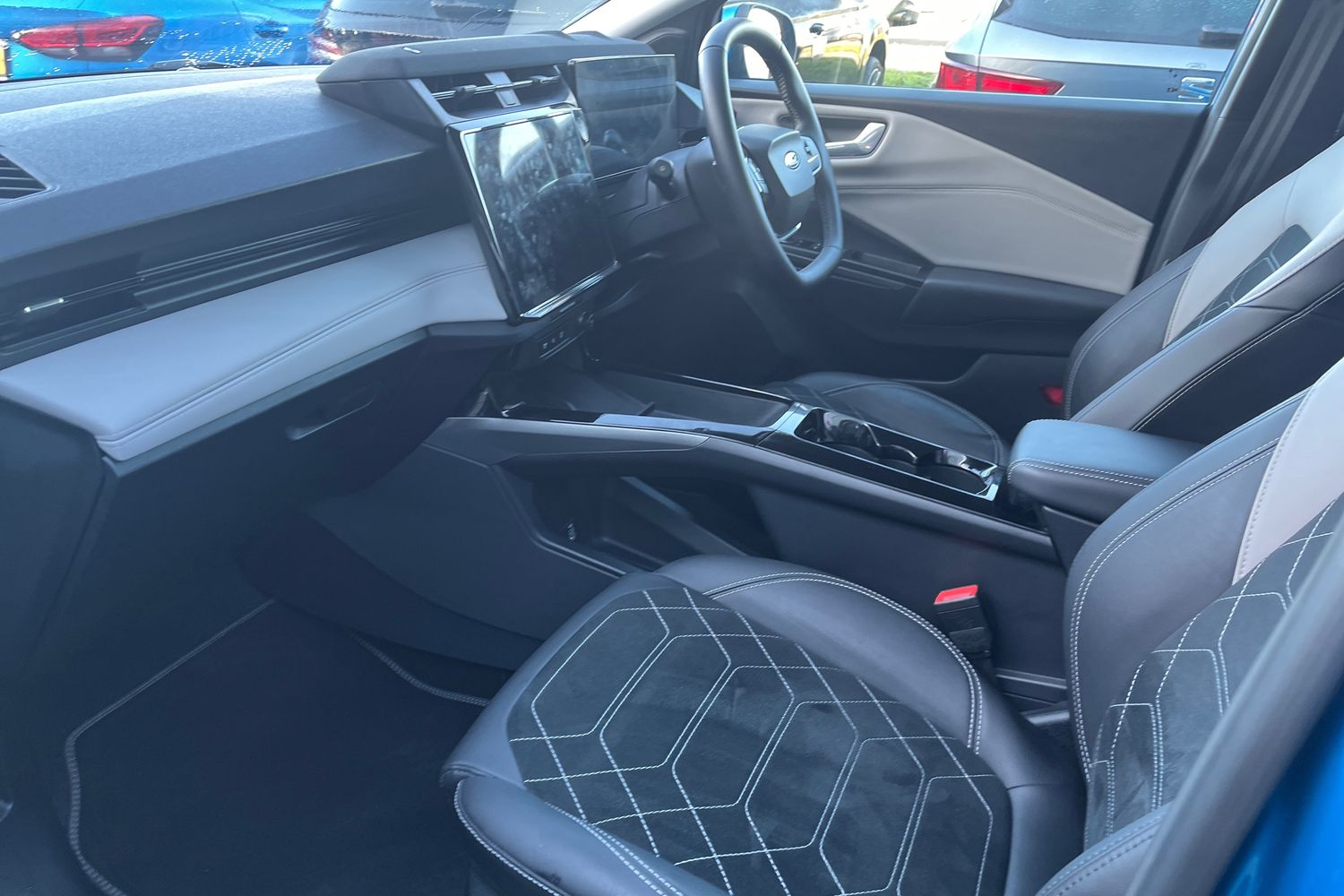 Ford Puma Gen-E Photo 17