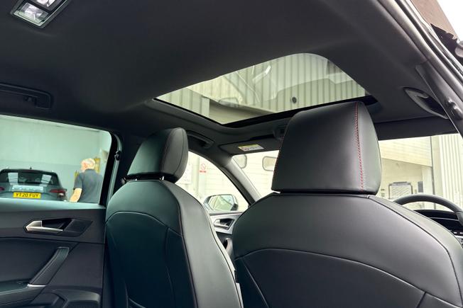 SEAT Leon Photo 21