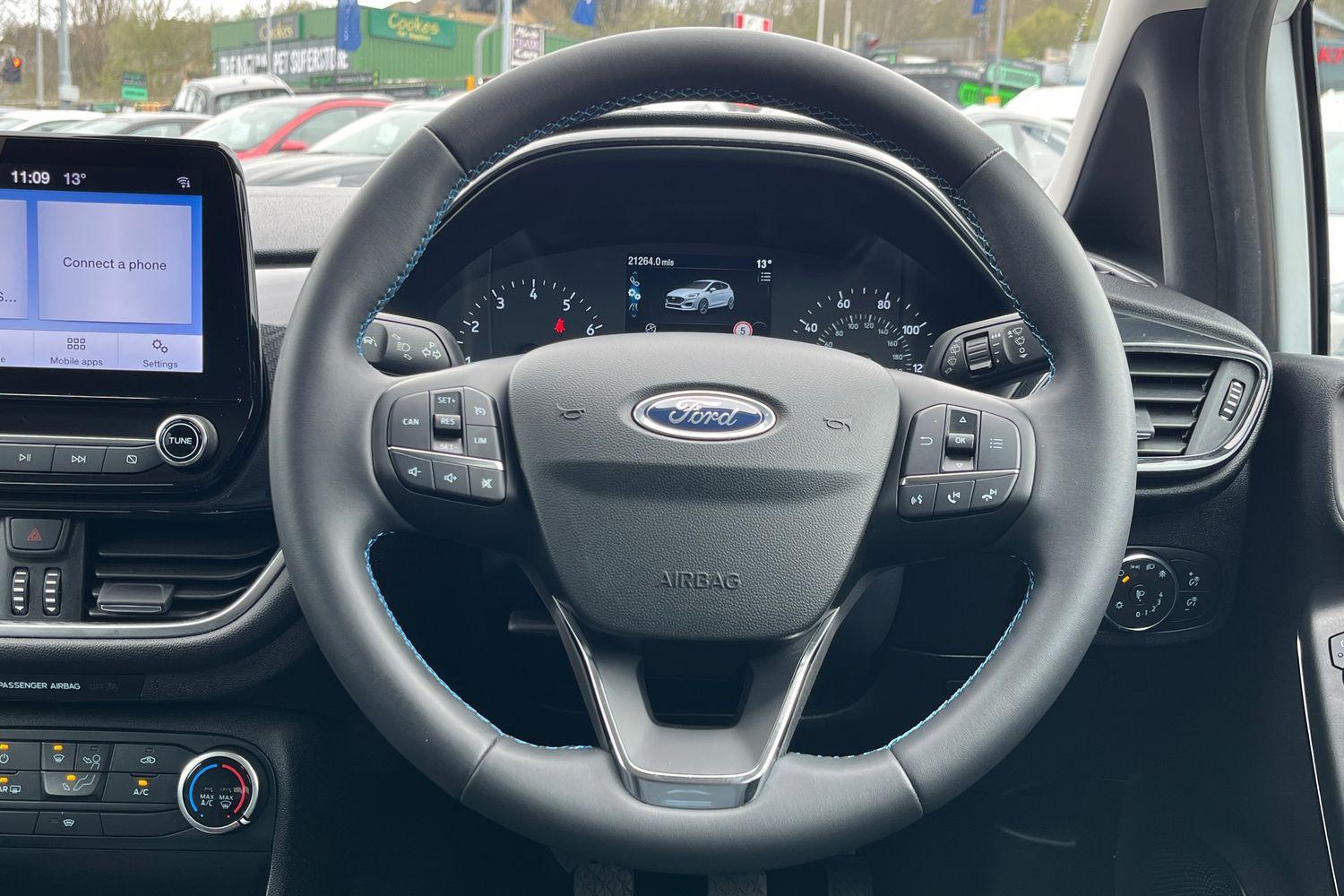 Ford FIESTA Photo 11