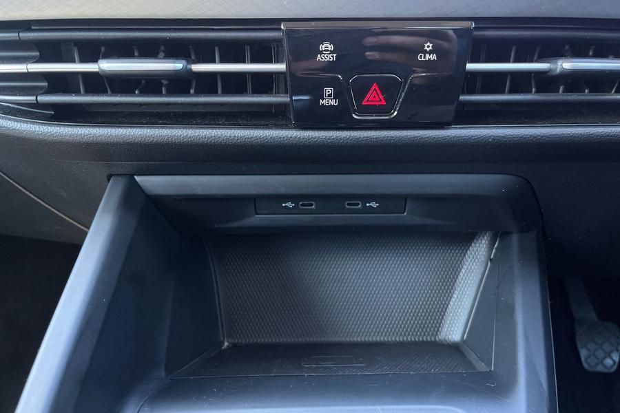 Volkswagen GOLF Photo autoimg-29380b74b1bb31edf4aad58b78bc366f498b0888.jpg