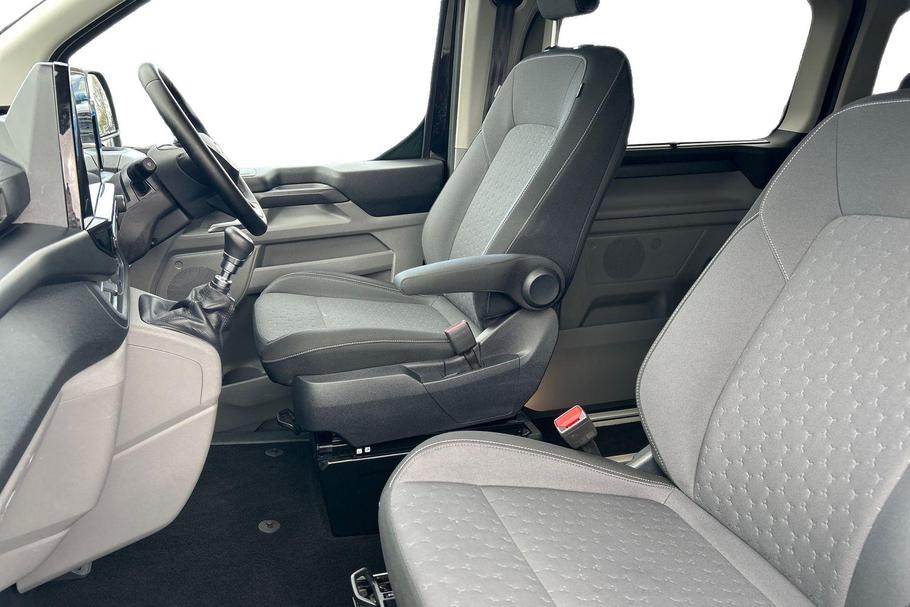 Used FORD TOURNEO CUSTOM YM25LNU 11