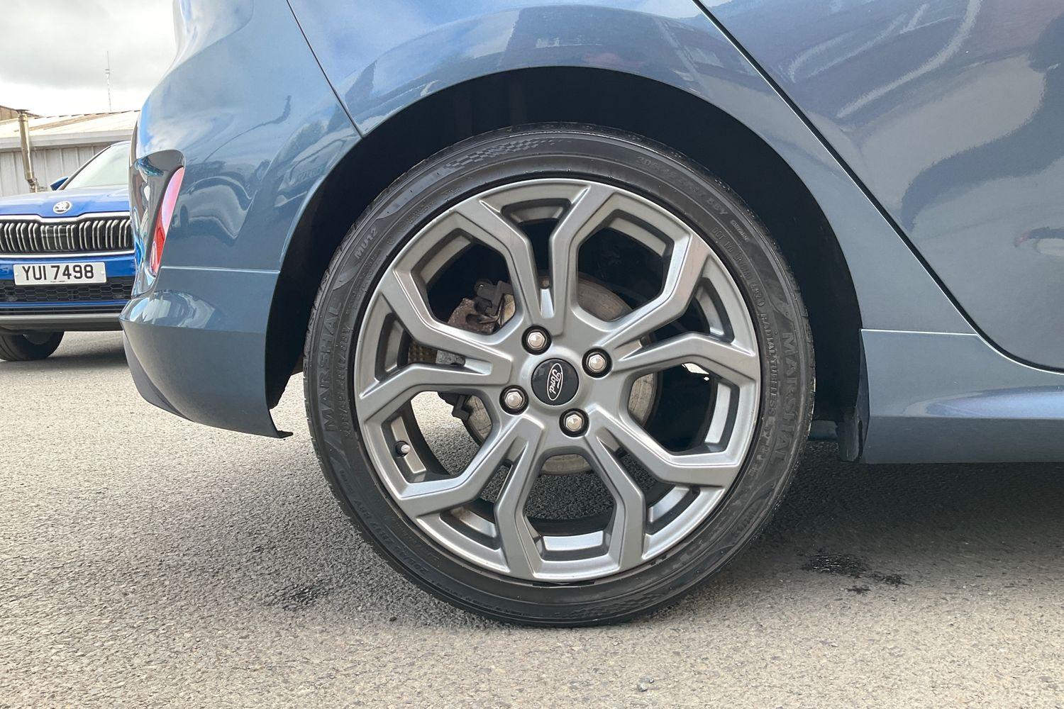 Ford FIESTA Photo 7