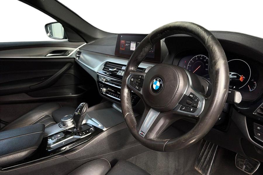 BMW 5 SERIES Photo autoimg-293c8a8d6efa44dfac47ca69709b5a54f2bb6ab3.jpg