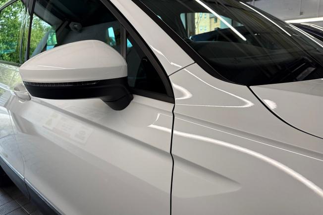 VOLKSWAGEN Tiguan Photo 20