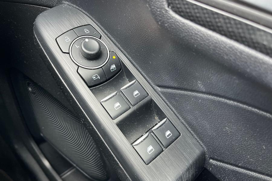 Ford KUGA Photo autoimg-2944ecc3551adc52a260f49c03459bd74b1be71d.jpg