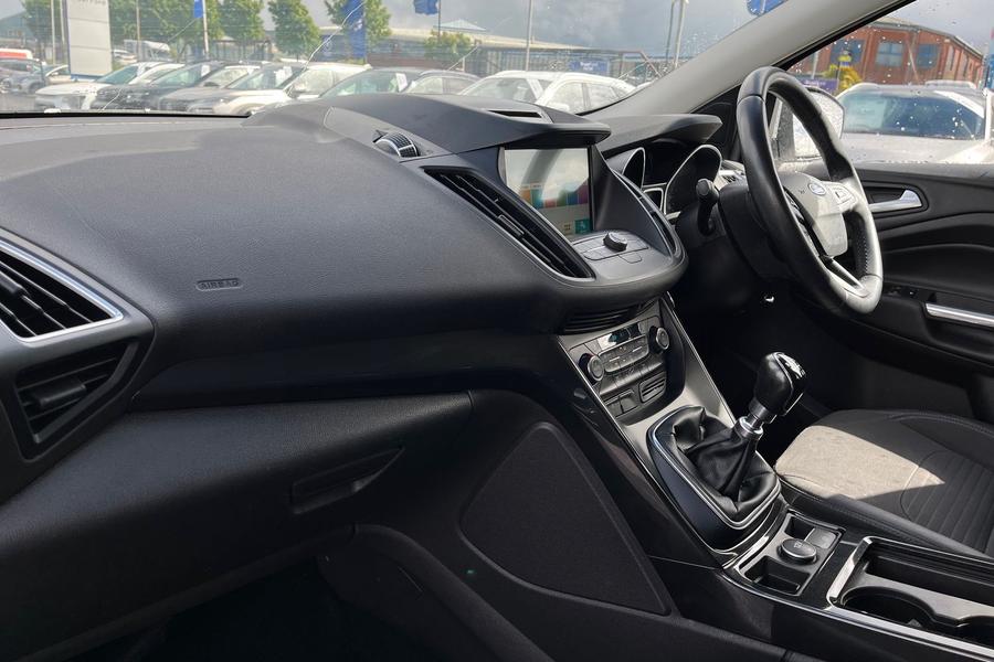 Ford KUGA Photo autoimg-29490b47b77beda98fa3a08d6feac1f142b91cf3.jpg