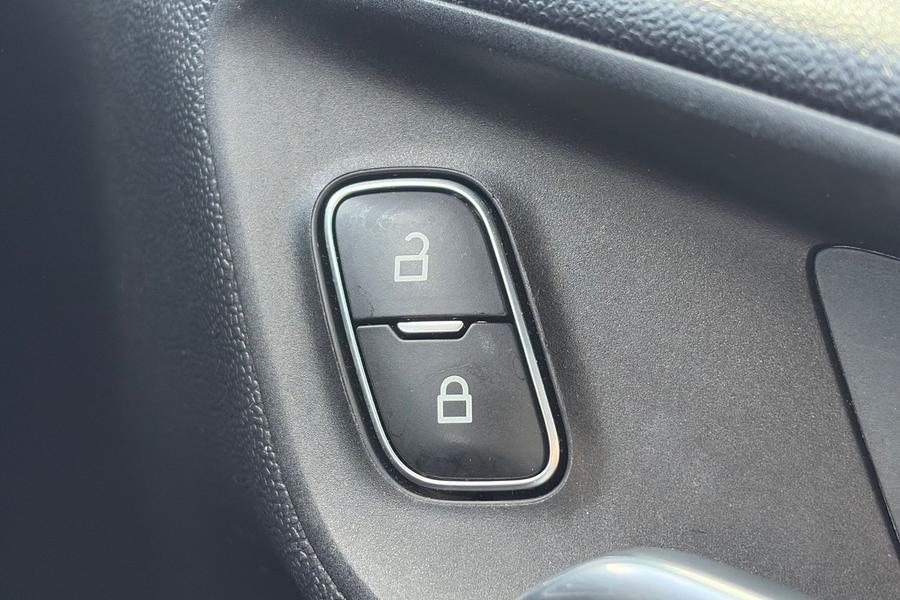Ford FIESTA Photo autoimg-294b93b85e5ec0a64d198feefa84a129eb47e4d2.jpg