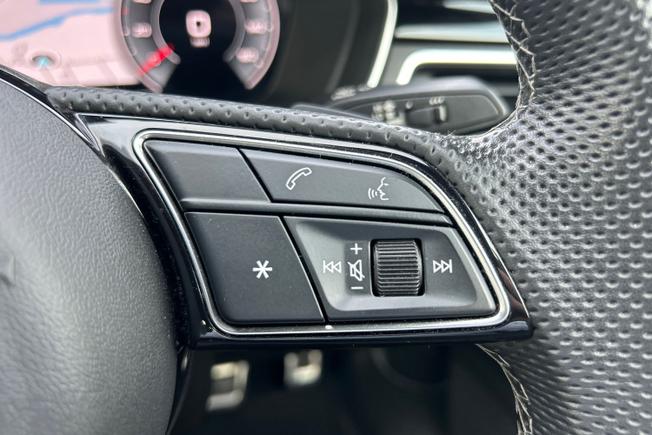 AUDI A4 Photo 17