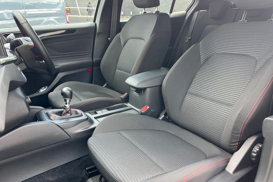 Ford Focus Photo autoimg-2952aaf7650bf79128e34afc51de08fd3be5cdf1.jpg
