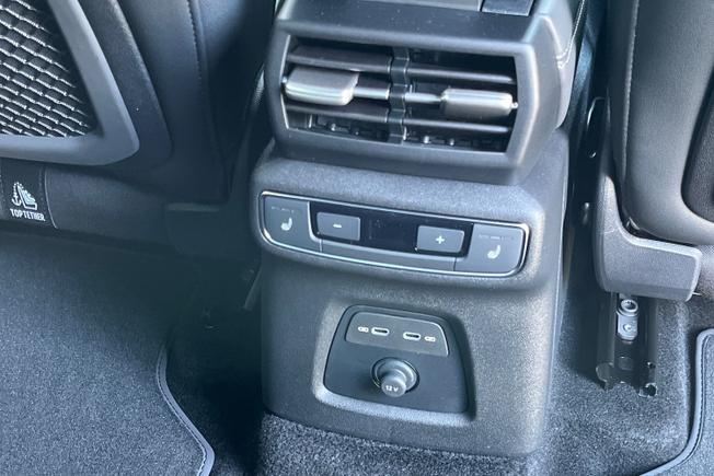 AUDI Q4 e-tron Photo 36