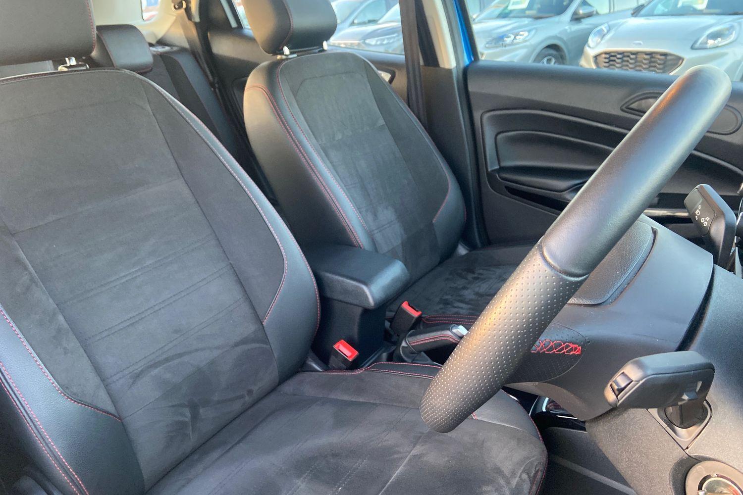 Ford EcoSport Photo 16