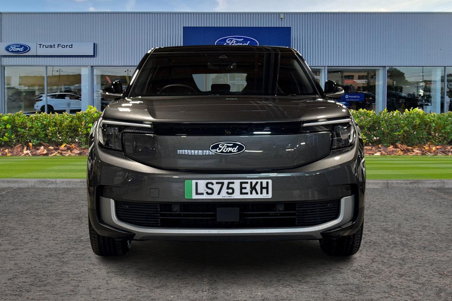 Ford Explorer Photo 5