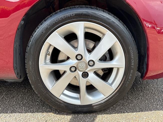 TOYOTA Yaris Photo 5