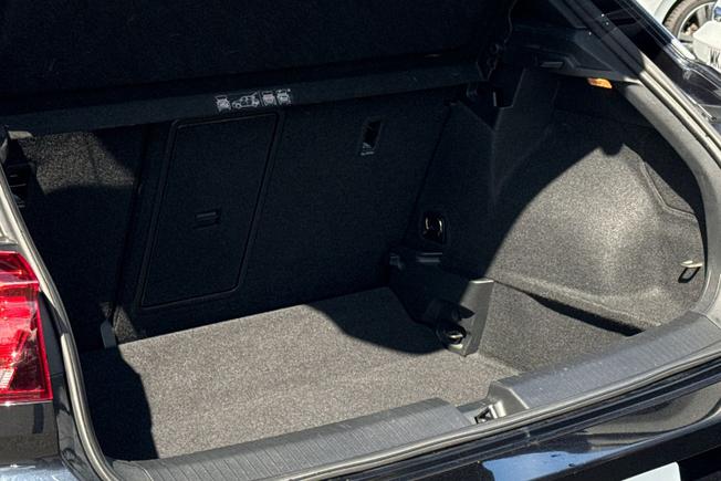 VOLKSWAGEN T-Roc Photo 47