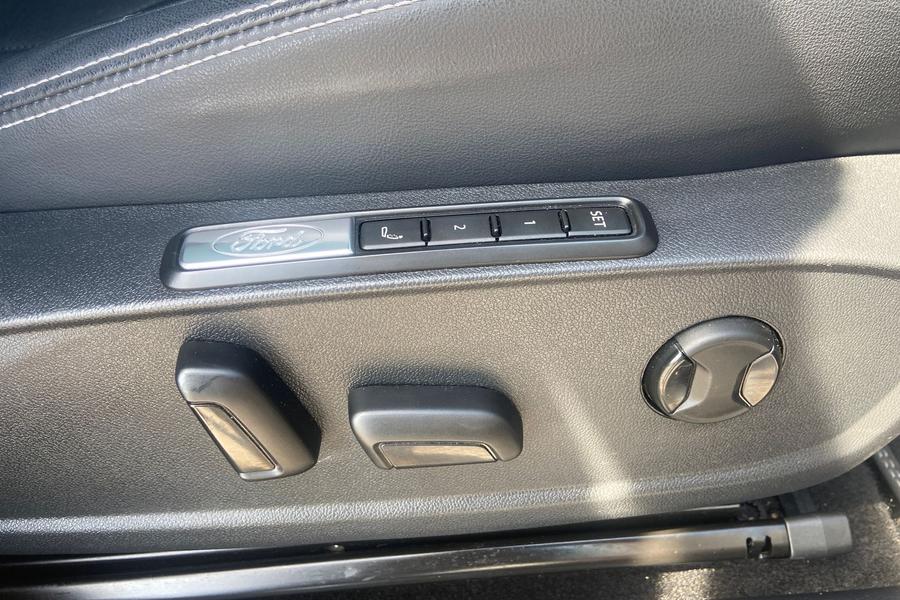 Ford EXPLORER Photo autoimg-295f2a7ce165570f057d6e548c5df8b850a83788.jpg