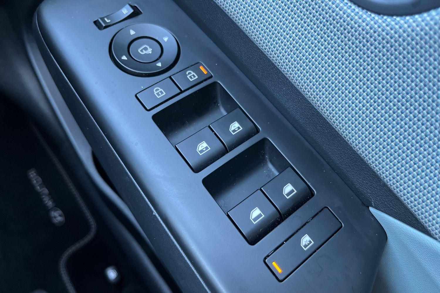 Hyundai KONA Photo 15