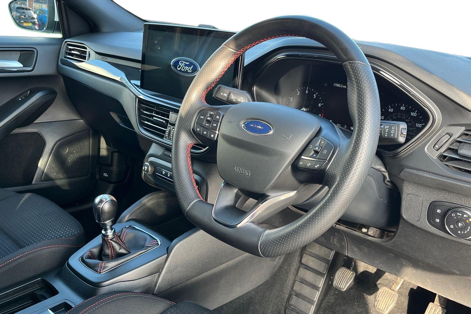 Ford Focus Photo 8
