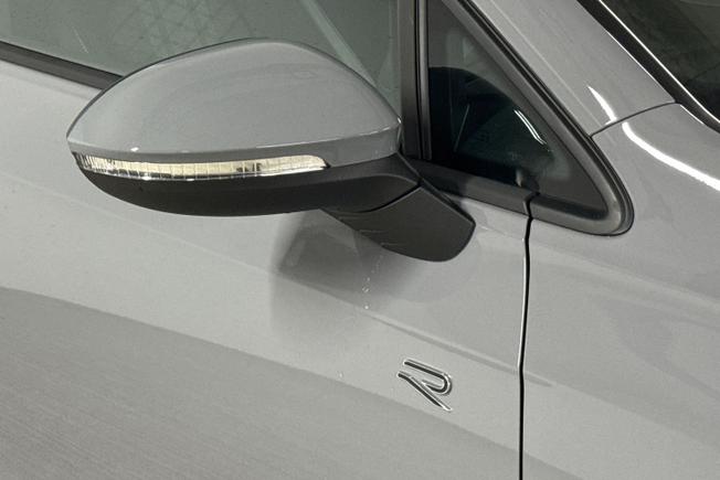 VOLKSWAGEN Golf Photo 20