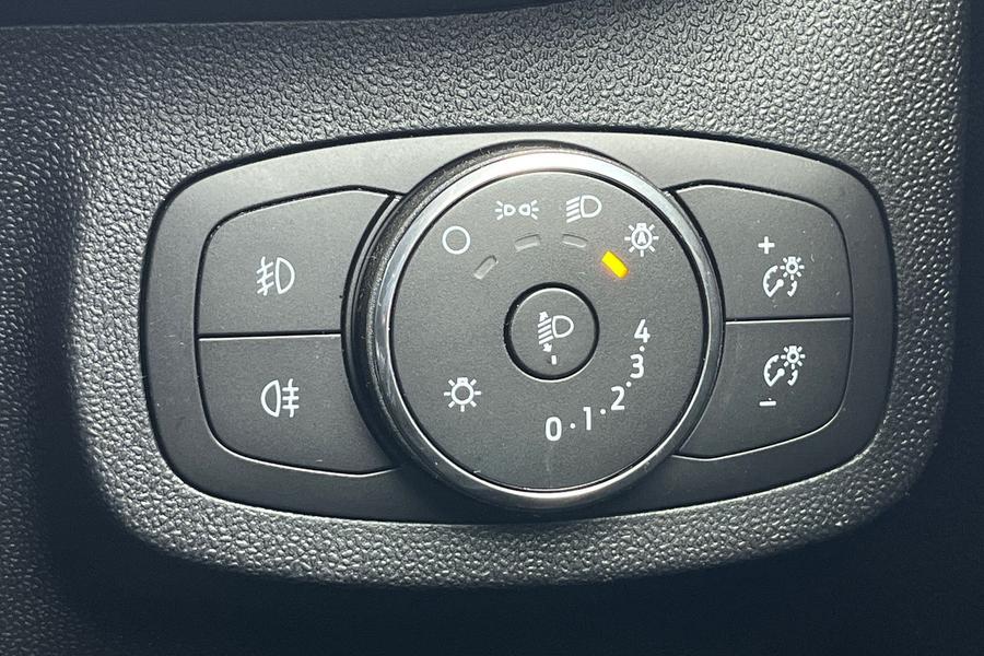 Ford Fiesta Photo autoimg-296525ecdc7efa091bfe9e6a95dd92092c7a34f9.jpg