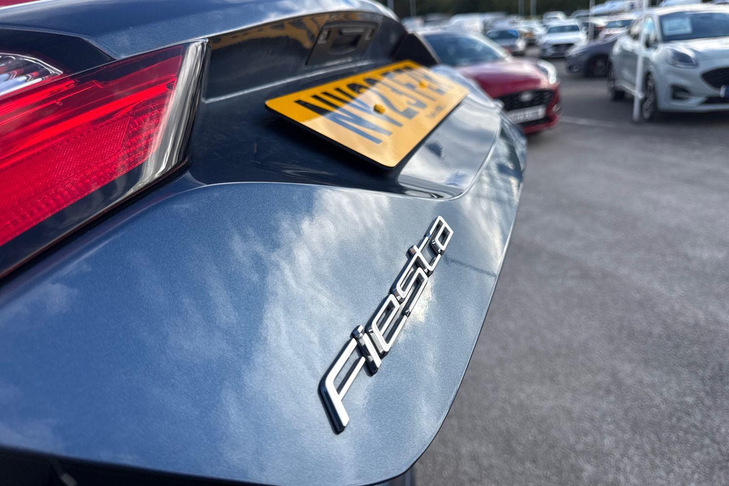 Ford FIESTA Photo 22