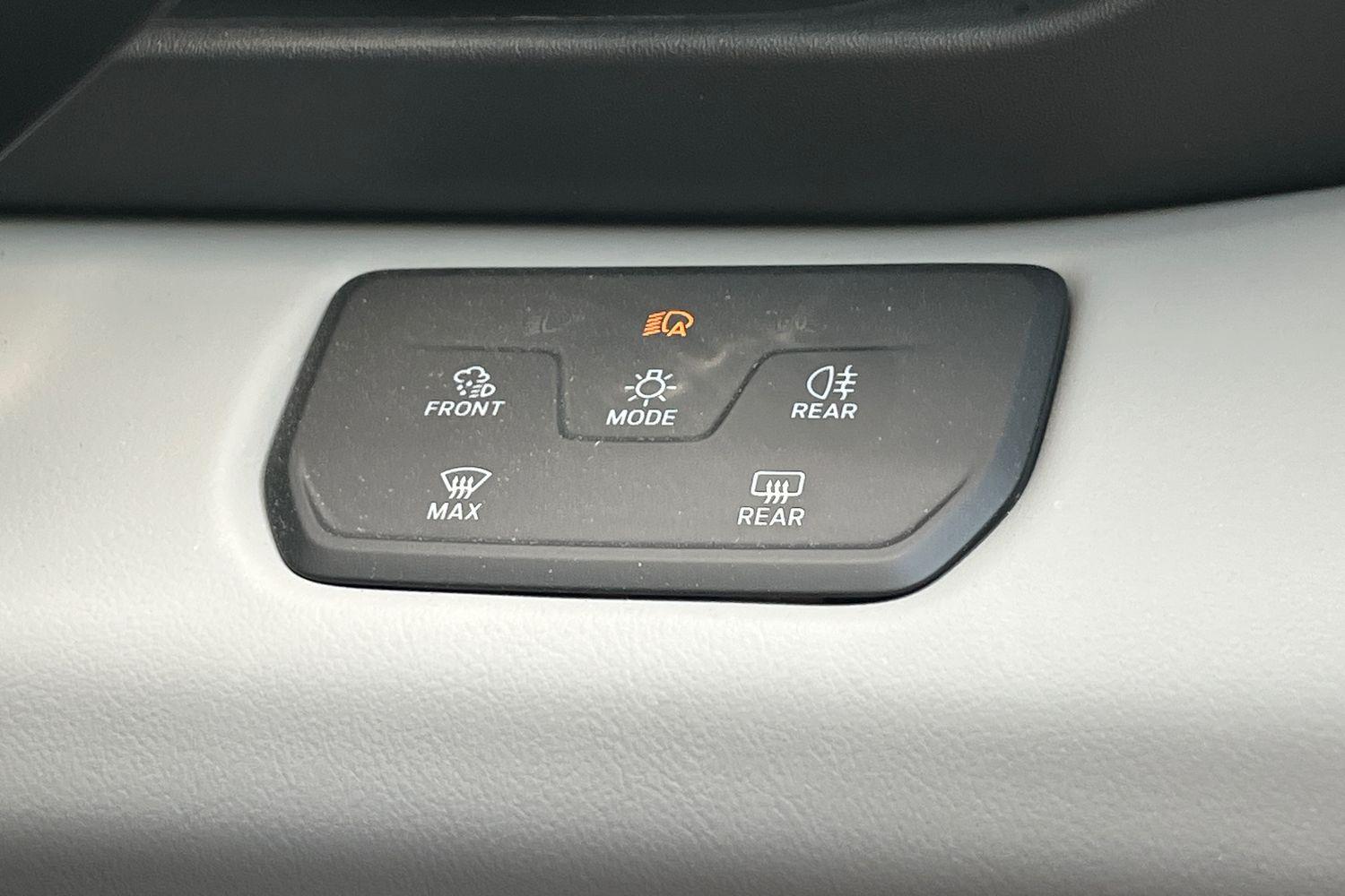 Ford Explorer Photo 32